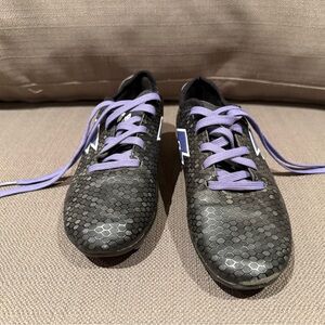Stylish Black and Purple Lotto Children’s Soccer Cleats